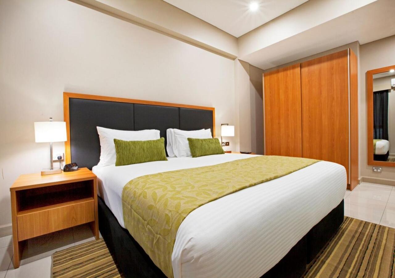 Ela Beach Hotel Port Moresby Exterior photo