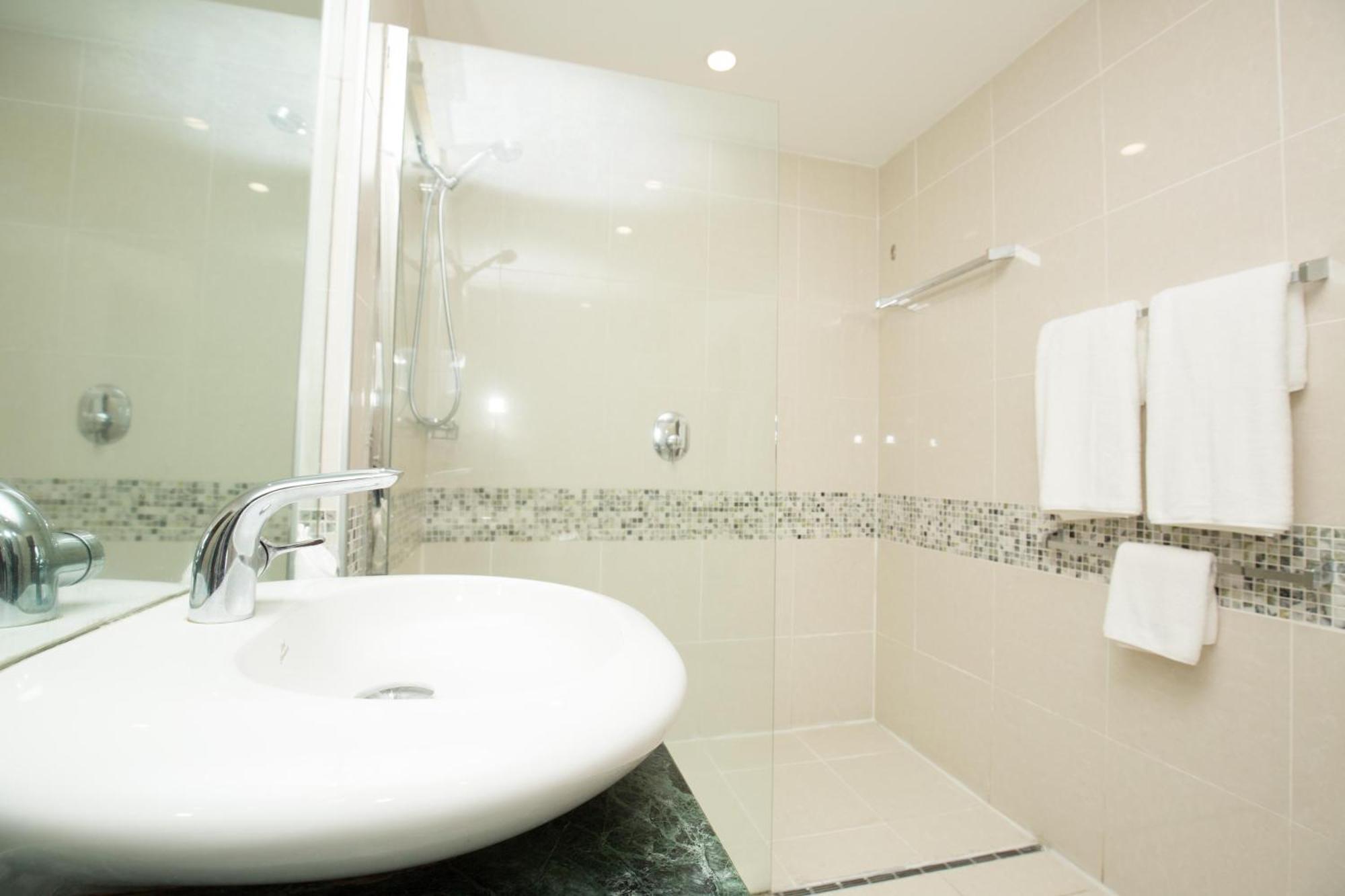 Ela Beach Hotel Port Moresby Room photo