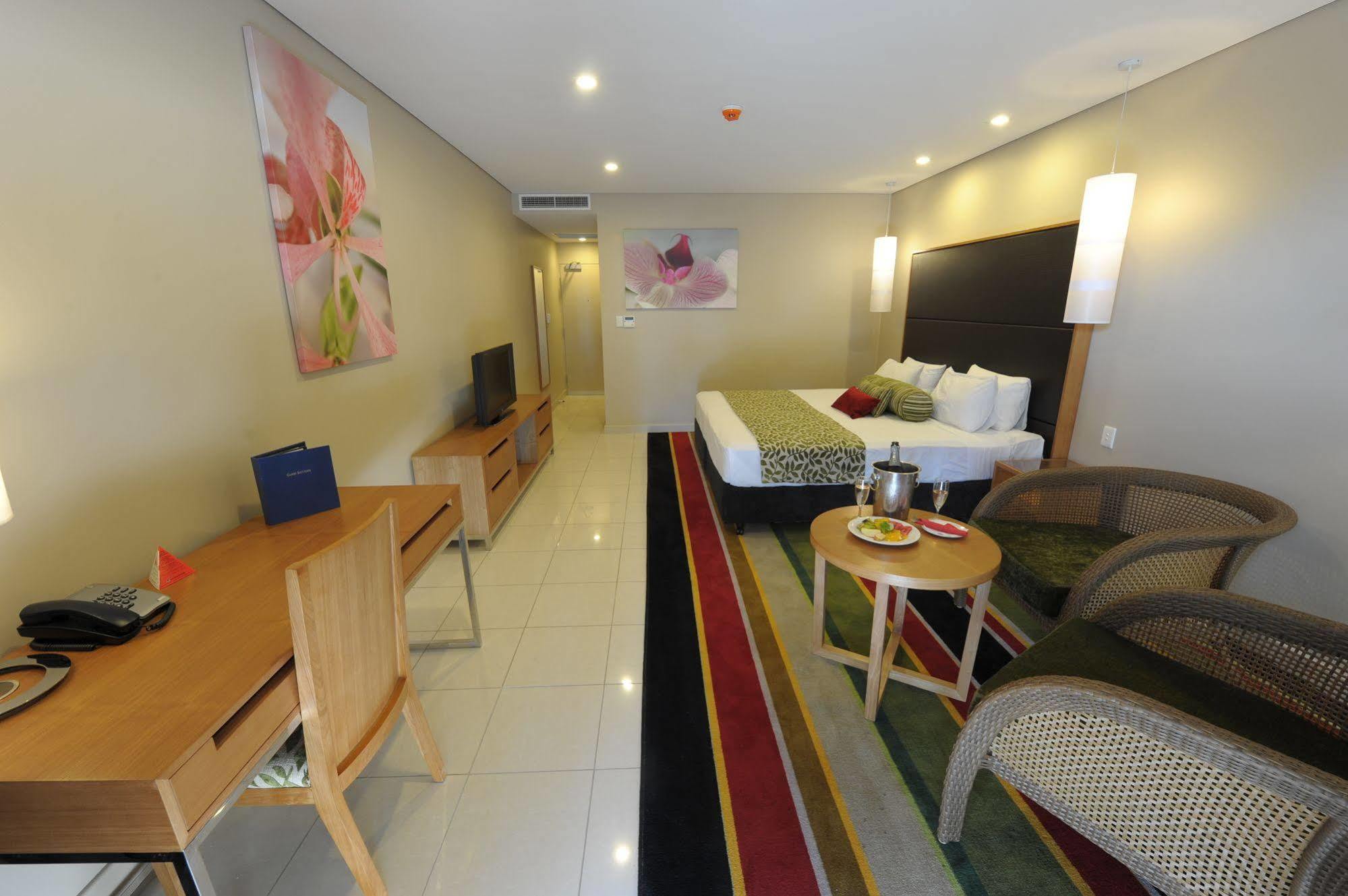 Ela Beach Hotel Port Moresby Exterior photo